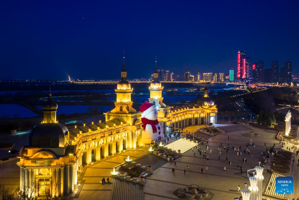 In pics: giant snowman at Qunli music park in Harbin
