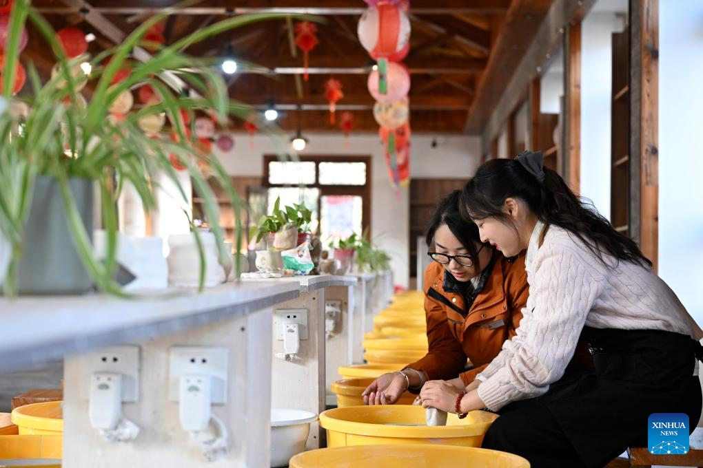 Cultural tourism thrives at Lingjiatan relics site in China's Anhui