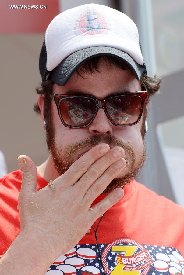 big eaters compete at independence burger eating championship (2