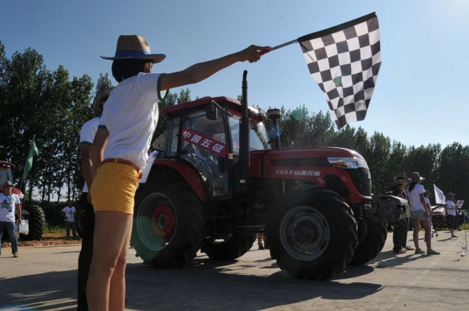 Tractor race in Shandong