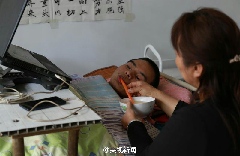 Paraplegic man opens online shop