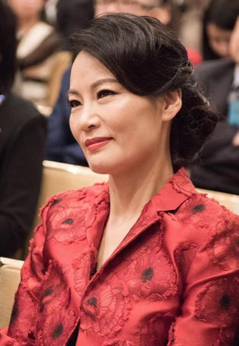 Cherry Huang，a successful serial entrepreneur, an art promoter