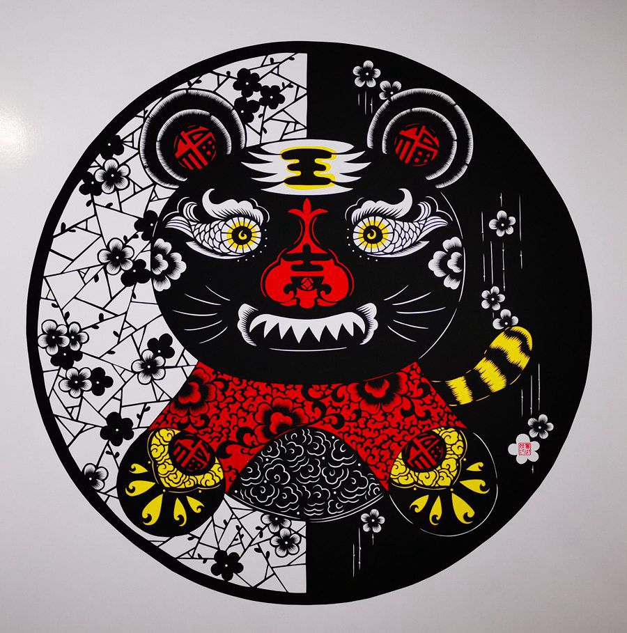 SE China’s Fujian carries on intangible heritage of Zhangpu paper-cutting with nothing but colored paper, pair of scissors in hand