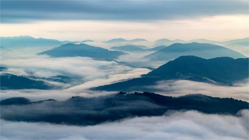 Spectacular seas of clouds in Ning'er, SW China's Yunnan