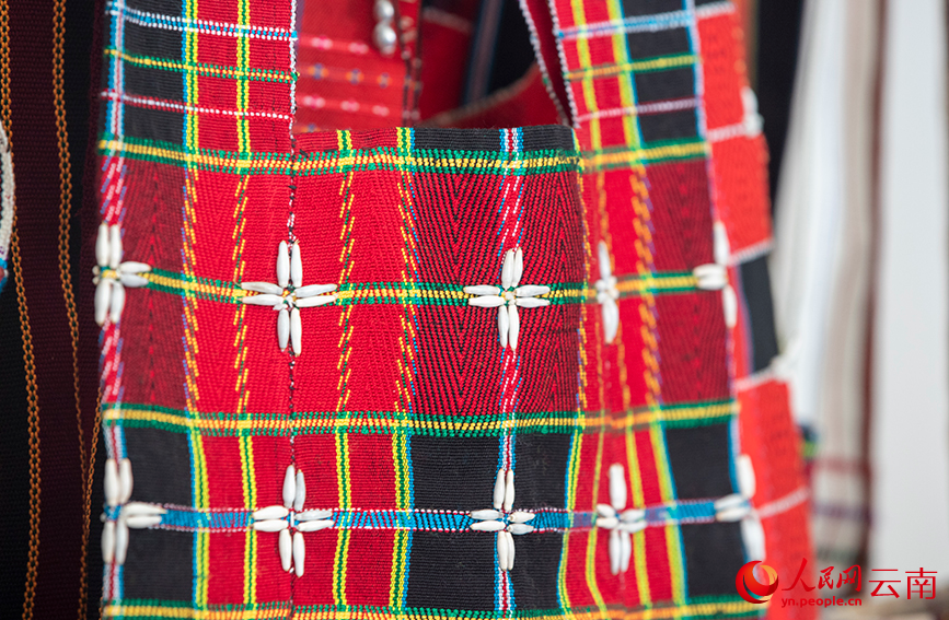 Wa brocade injects vitality into tourism in SW China's Yunnan