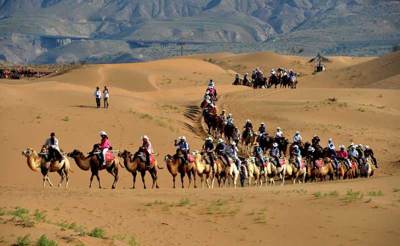 Zhongwei in NW China's Ningxia enhances desert tourism experiences