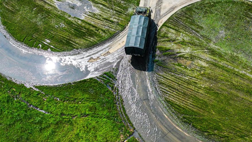 Army driver performs "figure-eight" maneuver