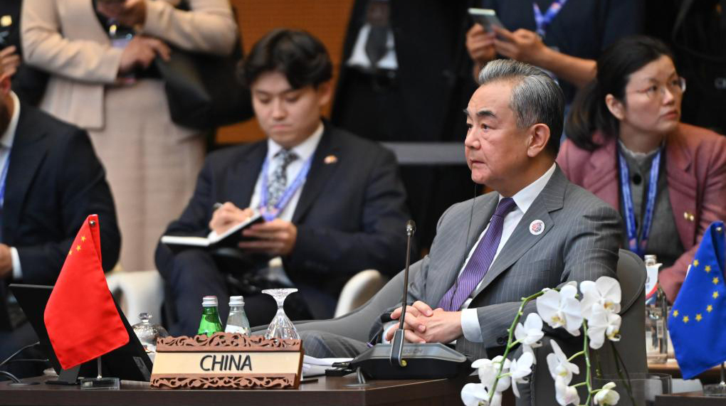 Chinese FM attends ASEAN Regional Forum Foreign Ministers' Meeting