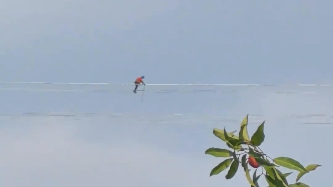 Power workers shine under scorching sun