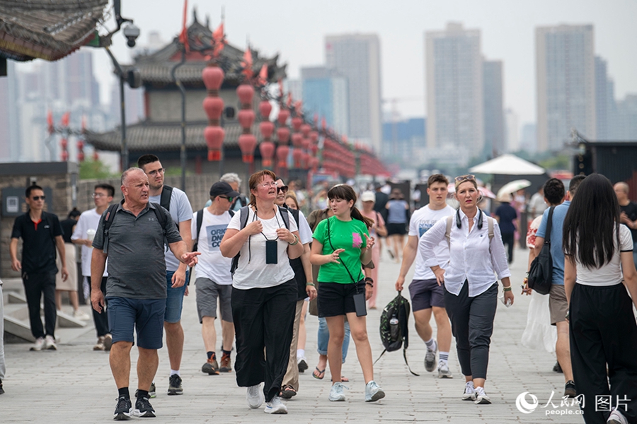 'China Travel' is on fire