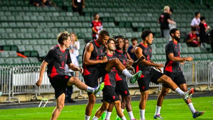 Open training session held ahead of Hong Kong Football Festival match