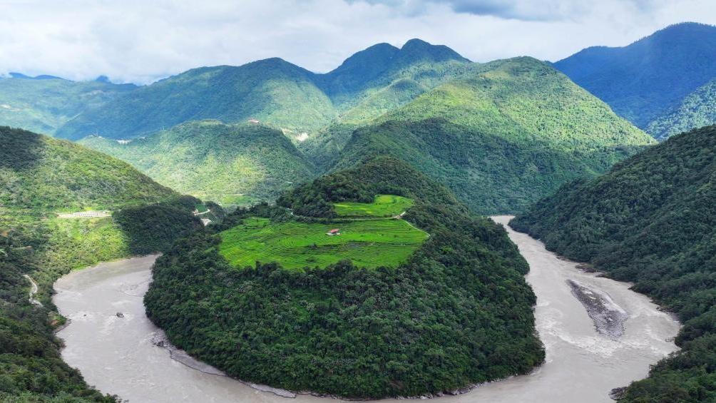 SW China's Xizang makes remarkable economic, social achievements over 60 years