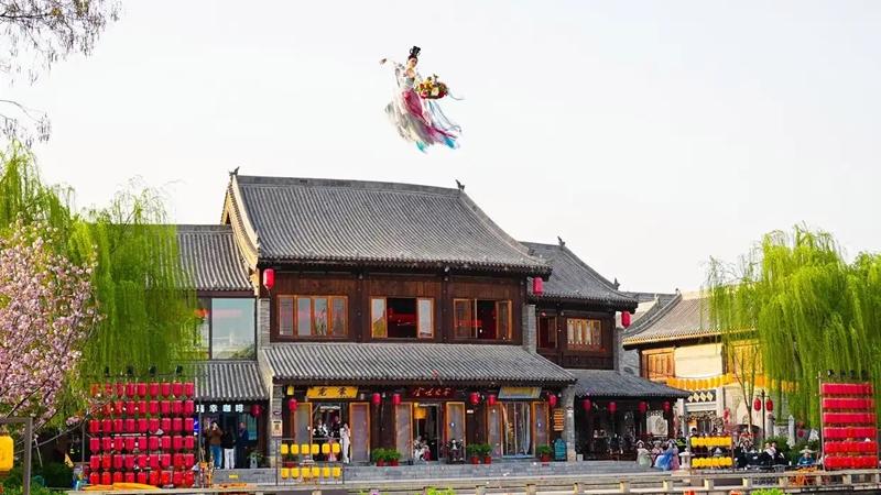 Stunning cultural performance 'The Celestial Maiden Scattering Flowers' draws visitors to C China's Luoyang
