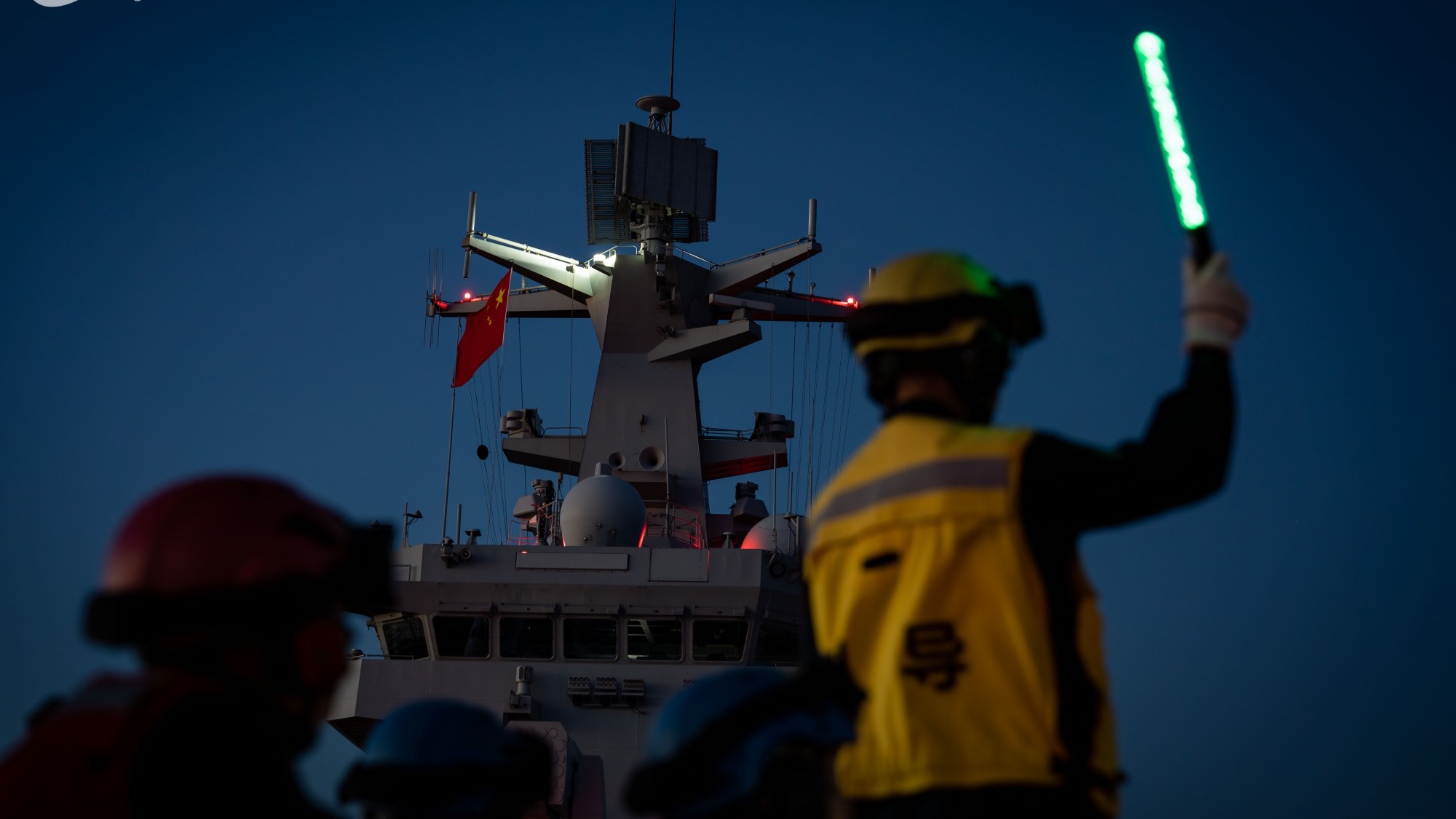 Ship-borne helicopter in nighttime takeoff and landing training