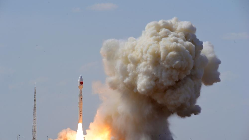 China's Lijian-1 rocket launches seven satellites
