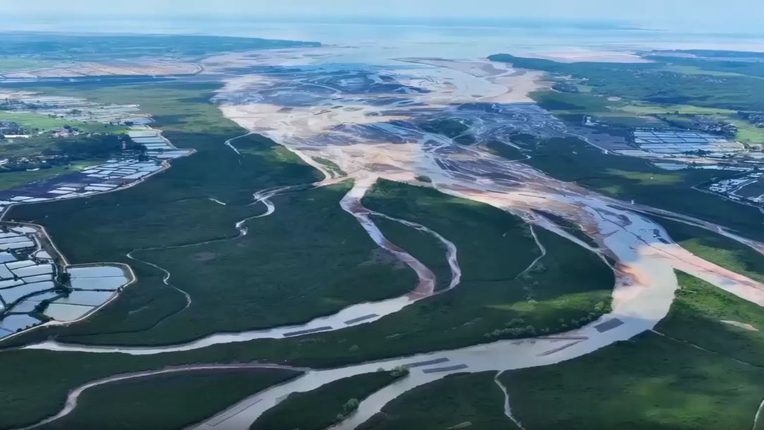 Huangshui Town of China's Chongqing sees tourism boom