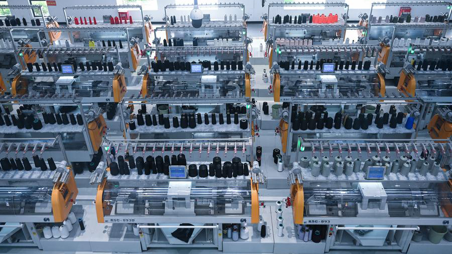 China's manufacturing sector sustains recovery momentum with rising expectations