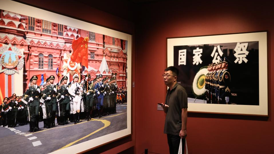 Art exhibition highlighting war against Japanese aggression opens in Shanghai