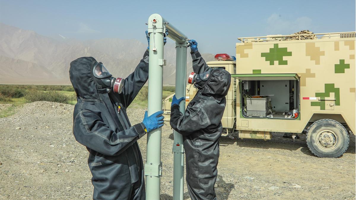 Soldiers conduct chemical detection and reconnaissance training