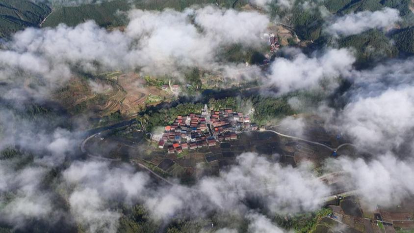 China's Guangxi boosts development of rural tourism through cultural intiatives