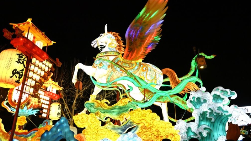 Lantern fair kicks off in Dunhuang, northwest China's Gansu