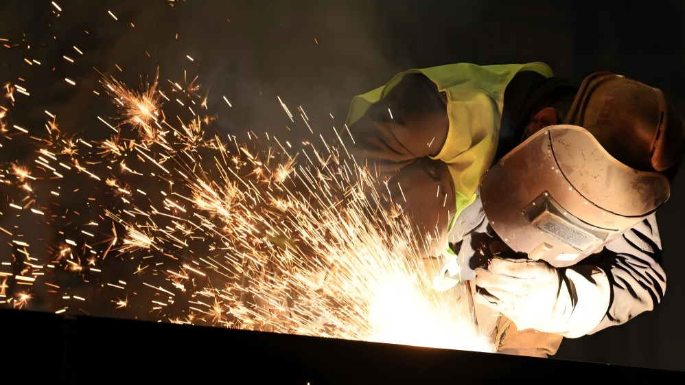 Businesses across China ramp up production as new year begins