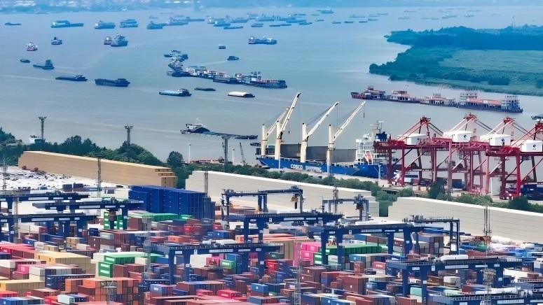 China's Yangtze River remains world's busiest inland waterway by cargo throughput