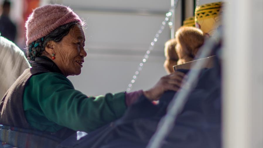 Reconstruction efforts bring smiles back to quake-affected villagers in Xigaze