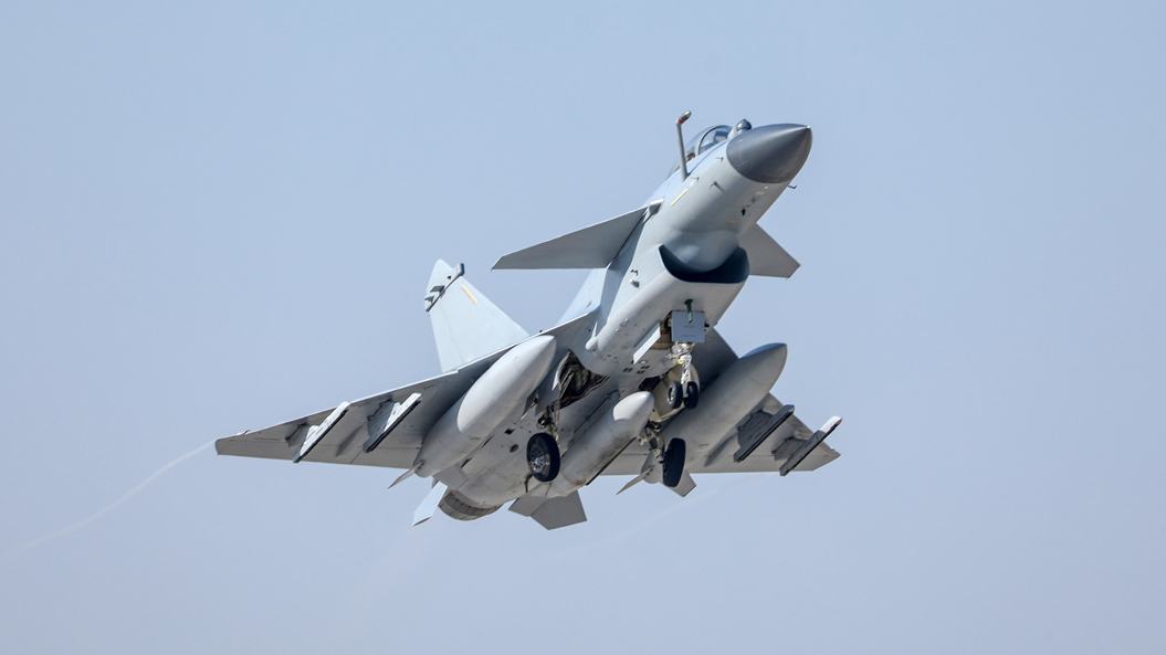 J-10 fighter jets in flight training