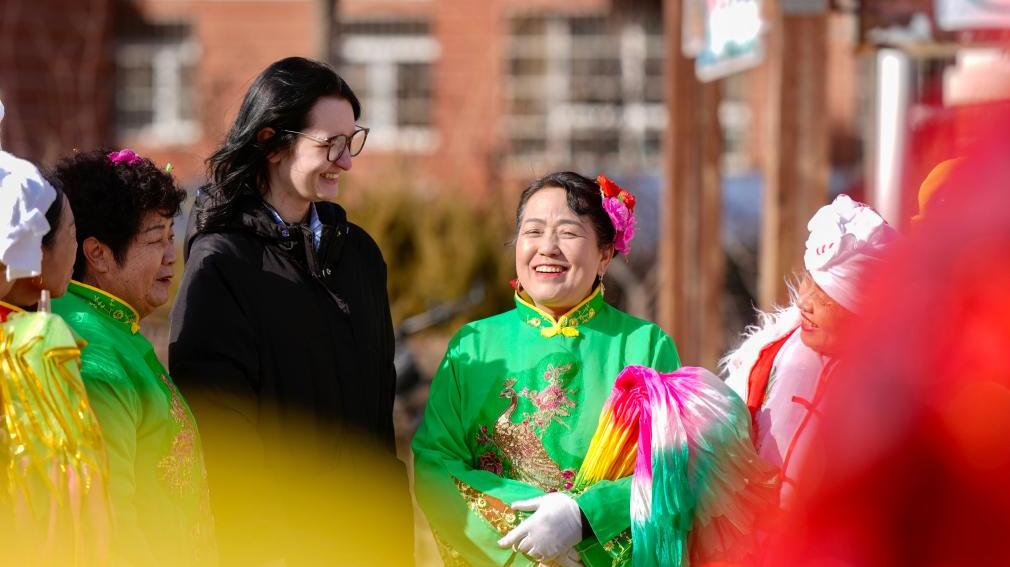 Int'l students experience traditional Chinese folk customs in NW China's Yinchuan
