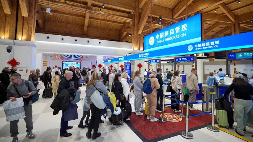China's Hainan records rising inbound and outbound trips during Spring Festival holiday