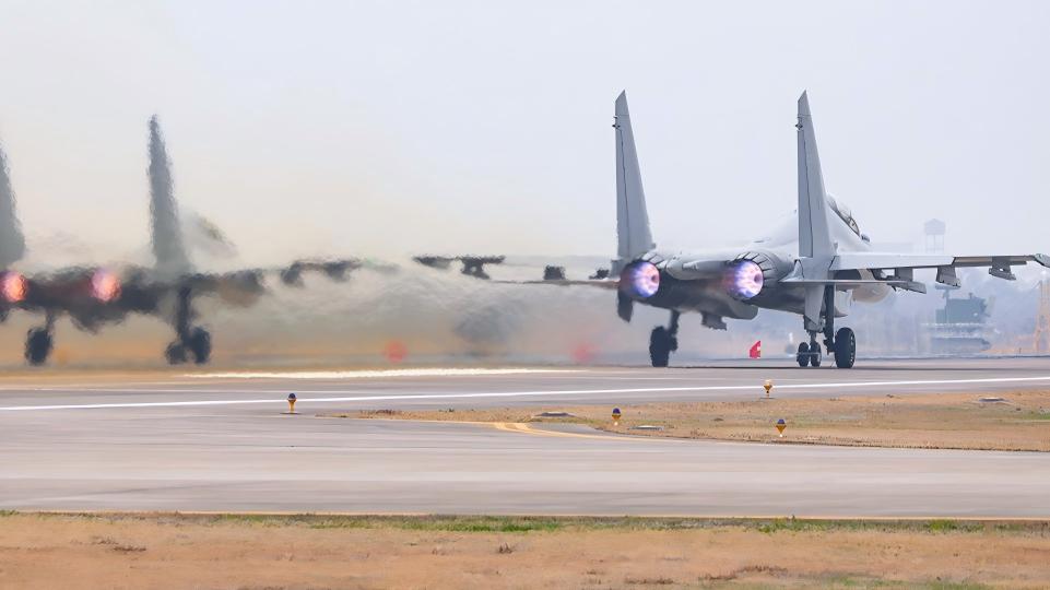 J-16 multi-role fighters in routine flight training