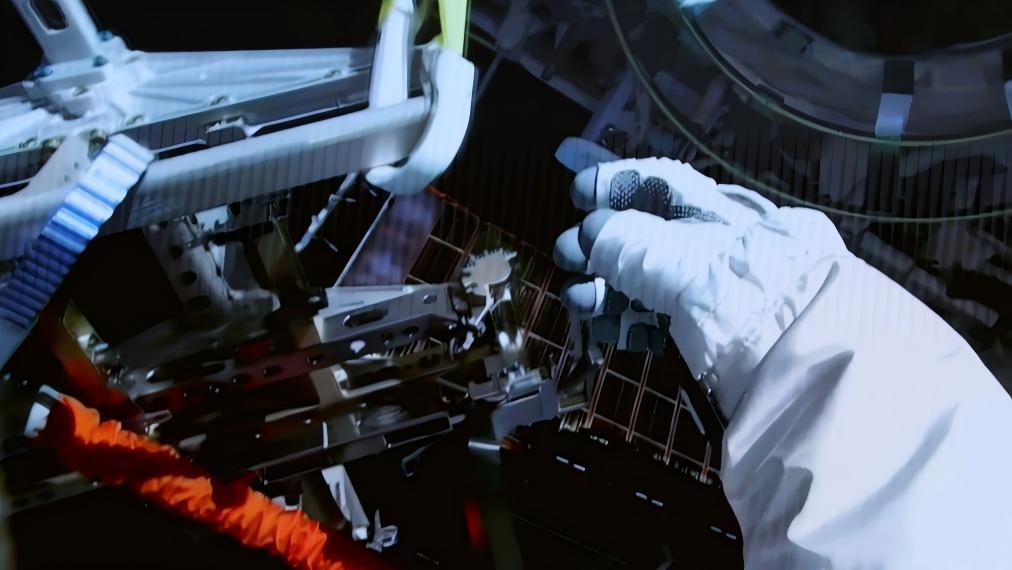 Shenzhou-21 astronauts complete second series of extravehicular activities