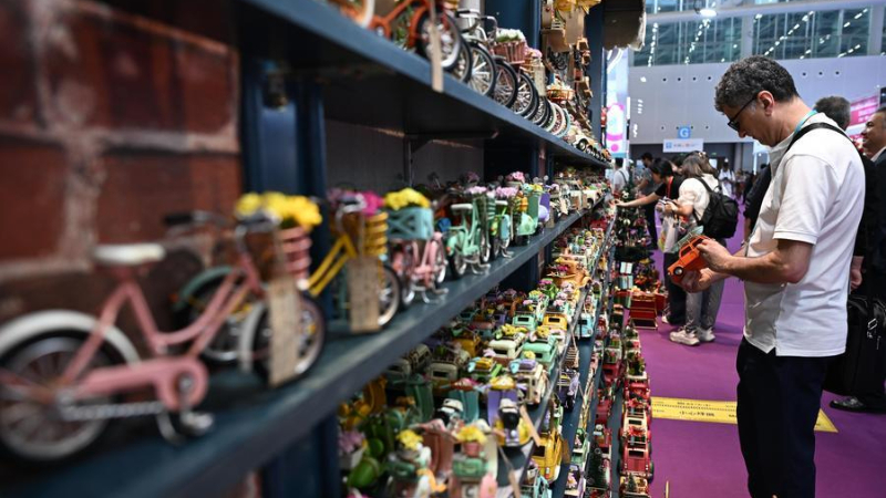 139th Canton Fair attracts 245,000 foreign buyers in first two phases