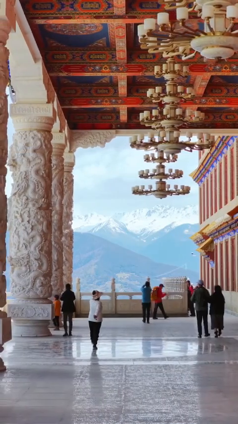 A palace in the clouds
