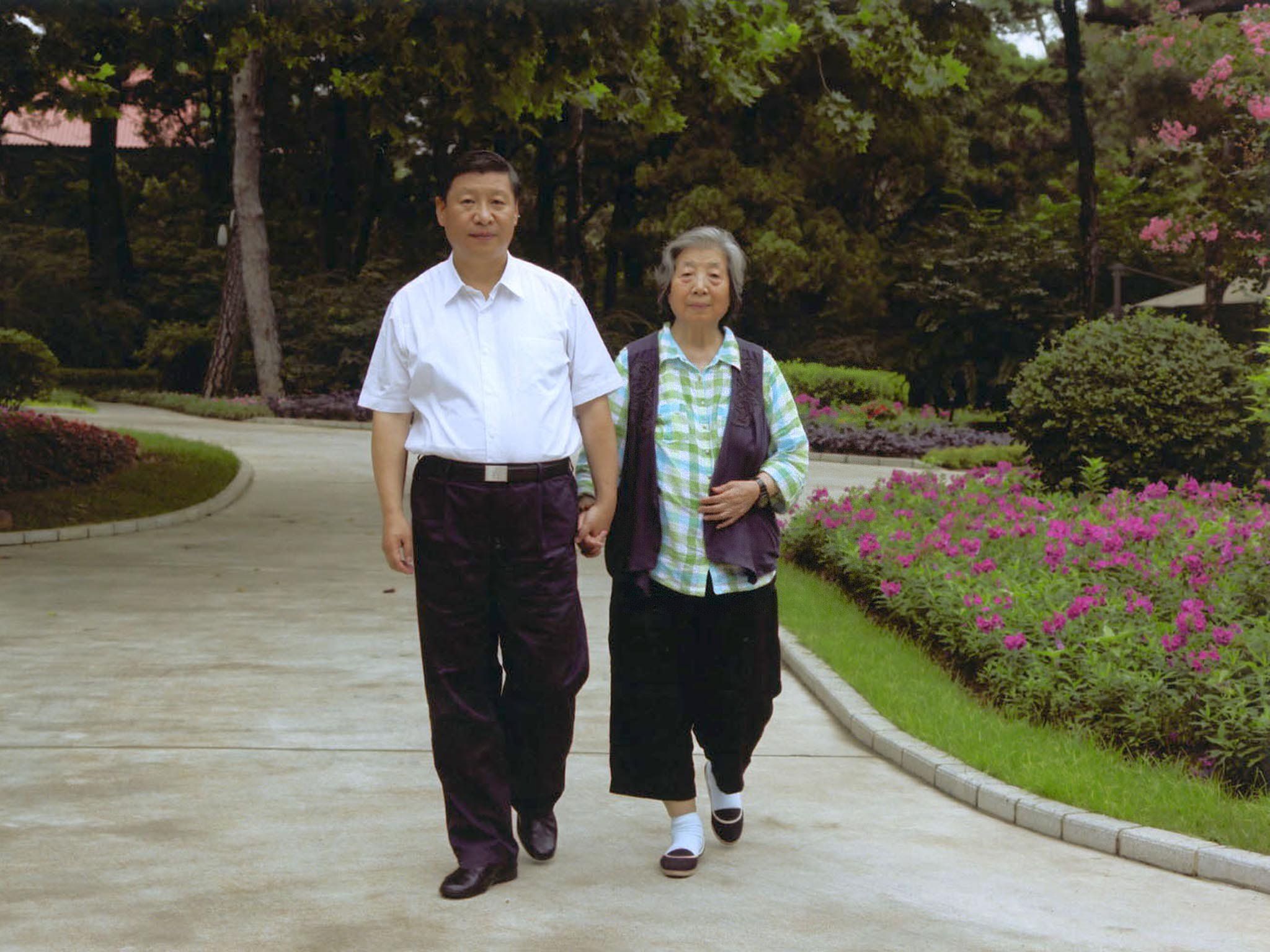 Mother's Day: Xi recites 'Song of the Parting Son'
