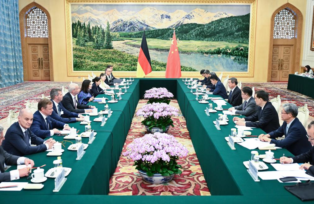 Chinese vice premier calls on China, Germany to tap cooperation potential in emerging fields