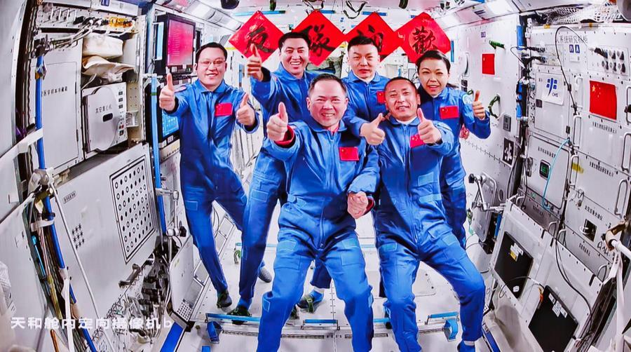 China's Shenzhou-21 astronauts complete handover, ready for returning to Earth soon