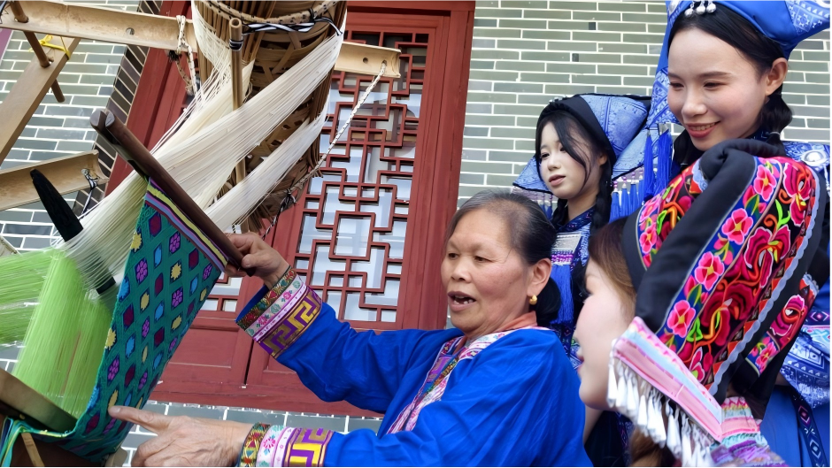 Zhuang brocade weaving thrives through innovation in China's Guangxi