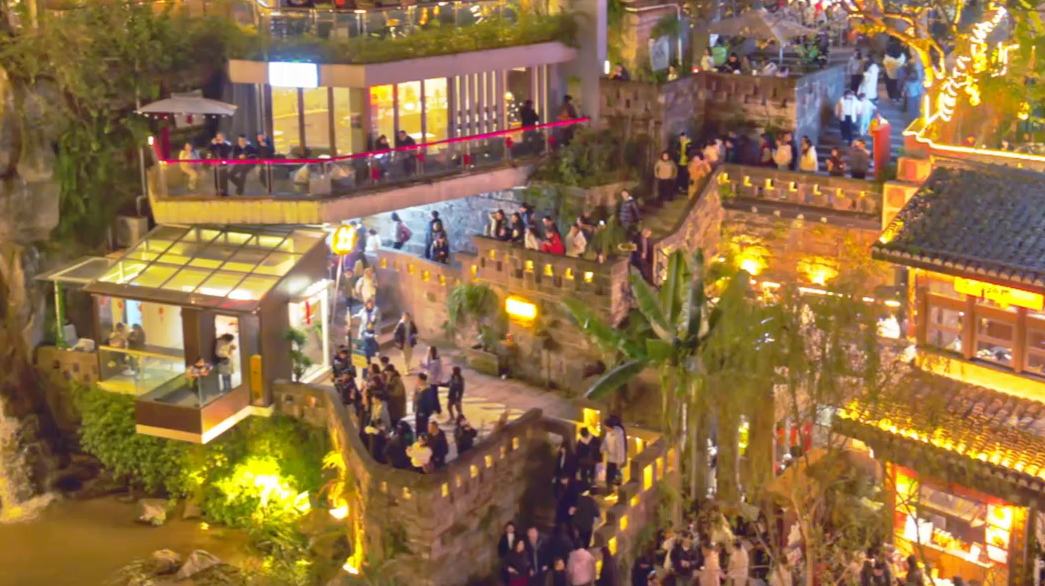 A night walk through Xiahaoli: Where heritage meets modern life