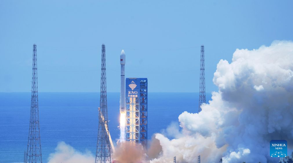 A Long March-12 carrier rocket carrying the 24th group of the low-orbit internet satellites blasts off from a commercial spacecraft launch site in south China's Hainan Province, Aug. 16, 2026. China sent a new batch of internet satellites into orbit Sunday from a commercial spacecraft launch site in the southern island province of Hainan. The satellites, the 24th group of the low-orbit internet satellites, lifted off aboard a Long March-12 carrier rocket at 12:10 p.m. (Beijing Time) and entered their preset orbits successfully. (Photo by Liu Jianqiu/Xinhua)