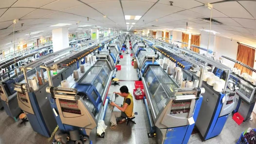 Town in S China's Guangdong turns knitwear industry into global success story