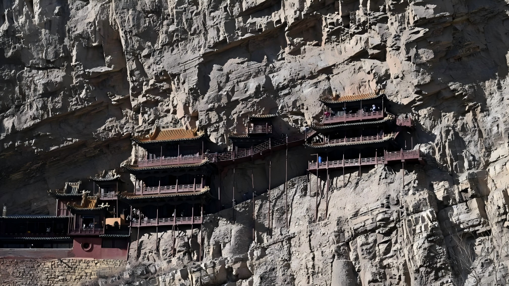 Hanging Temple endures as ancient architecture meets modern technology