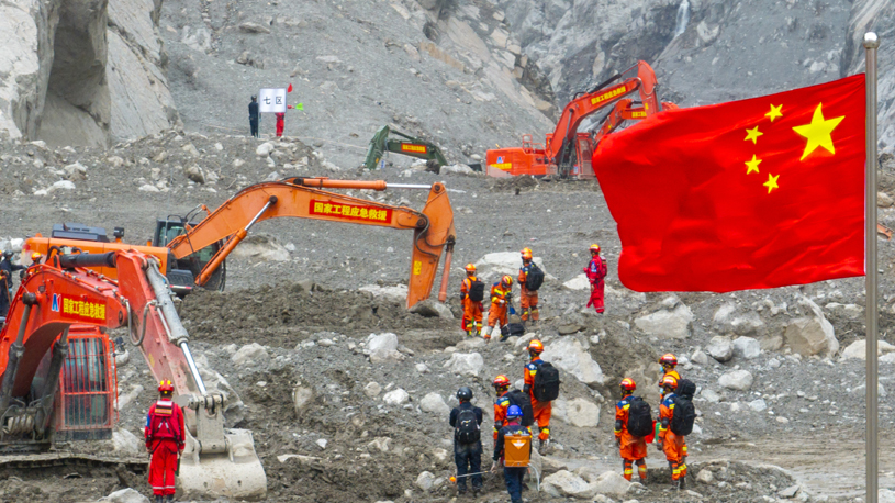 Over 2,500 rescuers deployed to mudslide-hit border port in China's Xizang