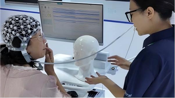 Brain-computer interfaces, rehab robots showcase tech at Beijing expo