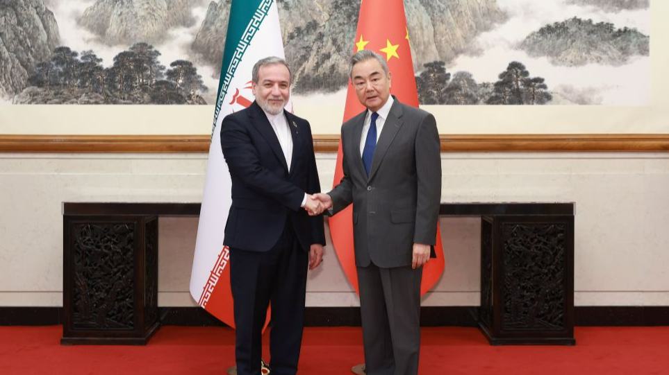 China's top diplomat holds talks with Iranian FM