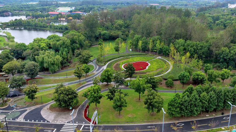 Nantong of China's Jiangsu sees improved riverfront environment along Yangtze River