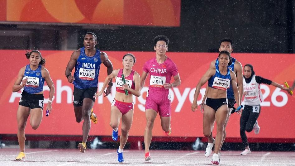 China wins 4x100m mixed relay gold