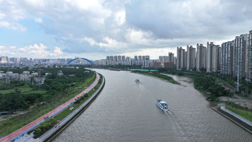 Tourism booms along Pinglu Canal in S China's Guangxi
