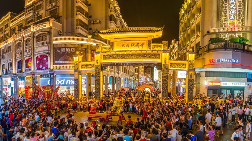 Various cultural, tourism events draw visitors during National Day holiday